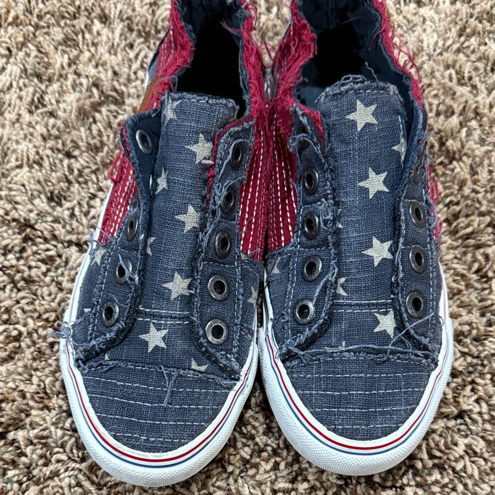 Blowfish Stars and Stripes Women's Canvas Sneakers size 7 - Picture 4 of 5